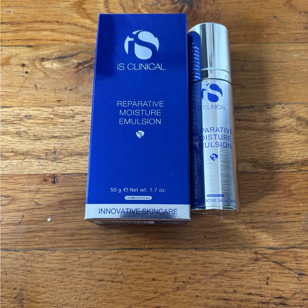 IS Clinical Reparative Moisture Emulsion